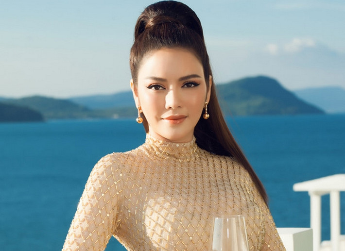 Lý Nhã Kỳ đang gây xôn xao dư luận khi vừa được tỷ phú Ấn Độ nhận làm con nuôi. Nhưng trước đó, cô còn nổi tiếng với khối tài sản "khủng" khó ai sánh bằng.