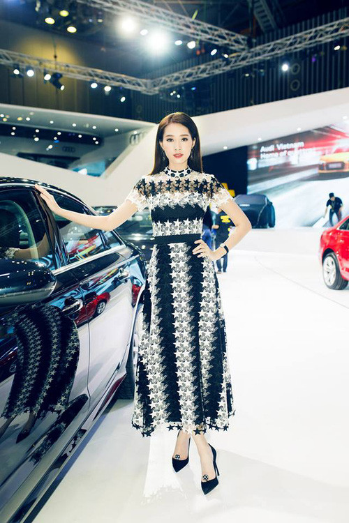 Đời tư ít thị phi nên Thu Thảo rất được lòng các nhãn hàng. Nàng hậu thường xuyên được chọn làm gương mặt đại diện của những thương hiệu khác nhau, từ sản phẩm làm đẹp, nước xả vải...cho đến dòng xe hơi cao cấp.