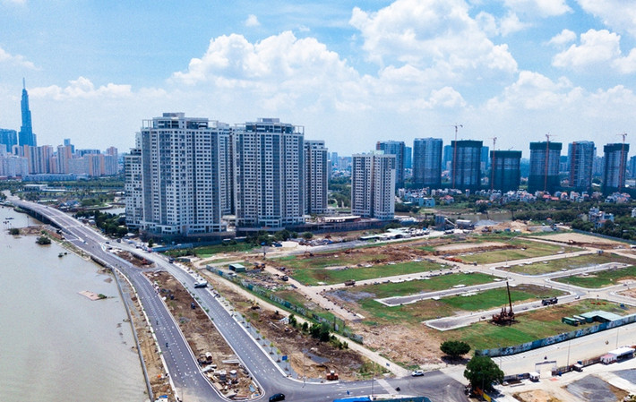 Tuy nhiên, vài năm gần đây quan niệm mua nhà trong tháng cô hồn không còn nặng nề như trước. Nhiều khách hàng chọn tháng 7 âm lịch là thời điểm giao dịch tốt nhất trong năm.