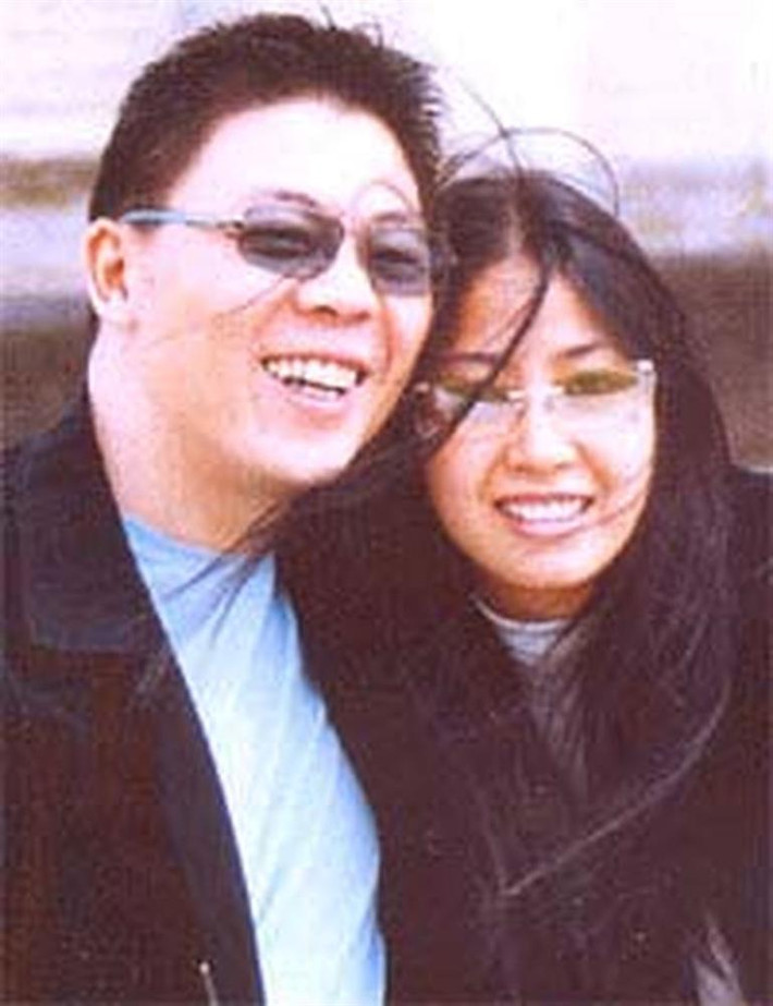 Với gia thế "khủng" và nhan sắc xinh đẹp, người đẹp sinh năm 1976 đã lọt vào mắt xanh của đại gia Nguyễn Gia Thiều. Hôn nhân của Hà Kiều Anh và vị đại gia này gây xôn xao dư luận từ năm 2002 - 2005 vì liên quan tới vụ án buôn lậu.