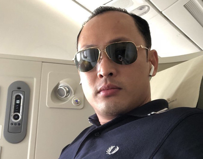 Vị "thiếu gia" này là con trai ông Tô Hoài Dân, Tổng giám đốc Công ty Công Lý, và là một đại gia có tiếng về điện gió ở Việt Nam.