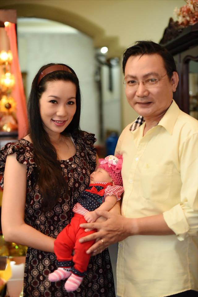 Một thời gian sau đó, cả gia đình cô trở về Việt Nam sinh sống và làm việc. Vợ chồng nữ diễn viên Trịnh Kim Chi có hai con gái là Khánh Ngân (17 tuổi), Khánh Vy (4 tuổi).