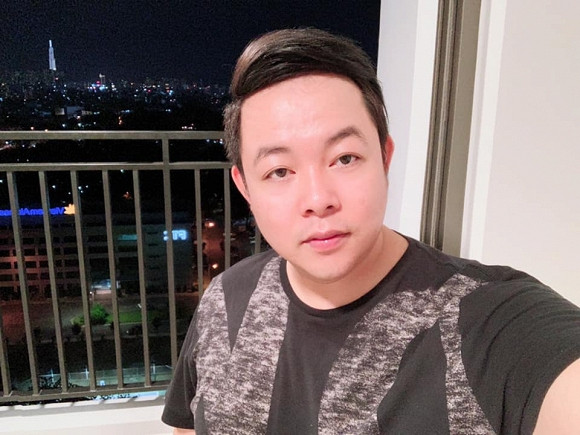Theo nguồn tin mới đây, nam ca sĩ Quang Lê khiến fan xuýt xoa khi khoe loạt ảnh về căn hộ chung cư cao cấp mới tậu tại trung tâm TP HCM.