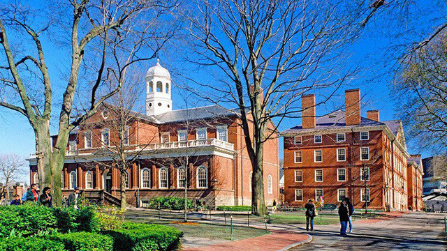 Theo đó, Trường Đại học Harvard đứng đầu danh sách năm nay, với 13.650 cựu sinh viên có tài sản trên 30 triệu USD. Tổng tài sản của các cựu sinh viên này ước tính lên tới 4.800 tỷ USD.