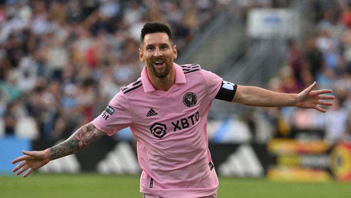 Năm 2023, Messi trở thành tâm điểm chú ý khi chuyển sang Inter Miami, một đội bóng do huyền thoại bóng đá David Beckham đồng sở hữu. Ảnh: CNN