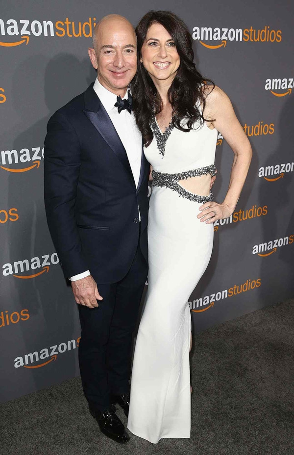 Jeff Bezos đã từ chức CEO để trở thành chủ tịch điều hành vào năm 2021. Ông sở hữu ít hơn 10% công ty. Ảnh: Getty