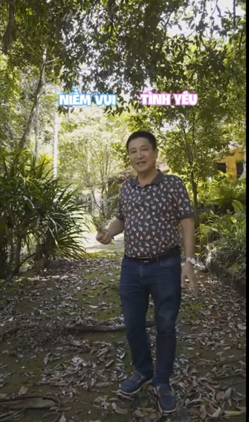 Sau 15 năm bỏ hoang, "Chí Trung gia trang" nay xuống cấp trầm trọng. Ảnh: chụp màn hình