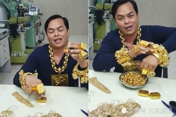 Trước đó vài năm, Trần Ngọc Phúc (Phúc XO) lên cả báo Trung Quốc vì sở thích "dát vàng" trên người. Ảnh: China Press
