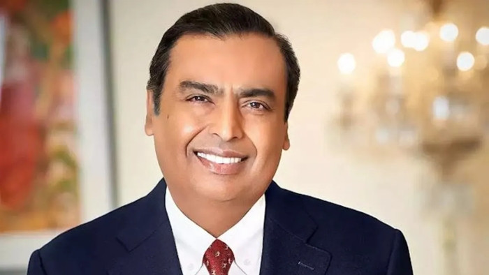 Tỷ phú Mukesh Ambani là chủ tịch và điều hành Reliance Industries với doanh thu 110 tỷ USD. Ông hiện sở hữu khối tài sản 123,7 tỷ USD, là người giàu nhất Châu Á và giàu thứ 11 thế giới. Ảnh: News24