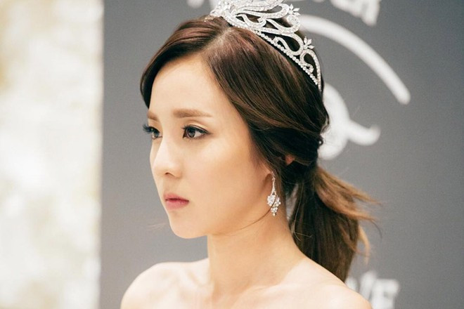 Các mỹ nhân Kpop trẻ đẹp bất chấp tuổi tác, thời gian. Sandara trẻ trung, xinh đẹp bất chấp độ tuổi 31.
