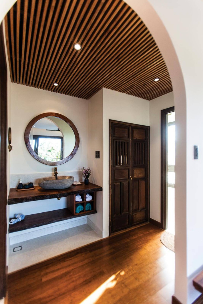 Ngôi nhà 2 tầng mang đến chất lượng sống tiện ích không kém gì các resort đẳng cấp. Nguồn ảnh: Pixarch Studio.