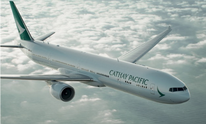 Cathay Pacific được đánh giá cao về dịch vụ giải trí trên khoang và phi hành đoàn. Hãng bay Hồng Kông này cũng nổi tiếng về chất lượng đồ ăn và ghế ngồi thoải mái tại tất cả các hạng. Ảnh: Printest.