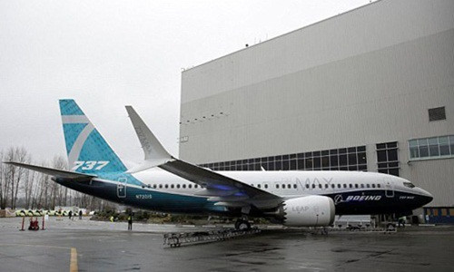 Mẫu thử máy bay 737 Max 7 sau khi lắp ráp xong. Ảnh: Reuters.