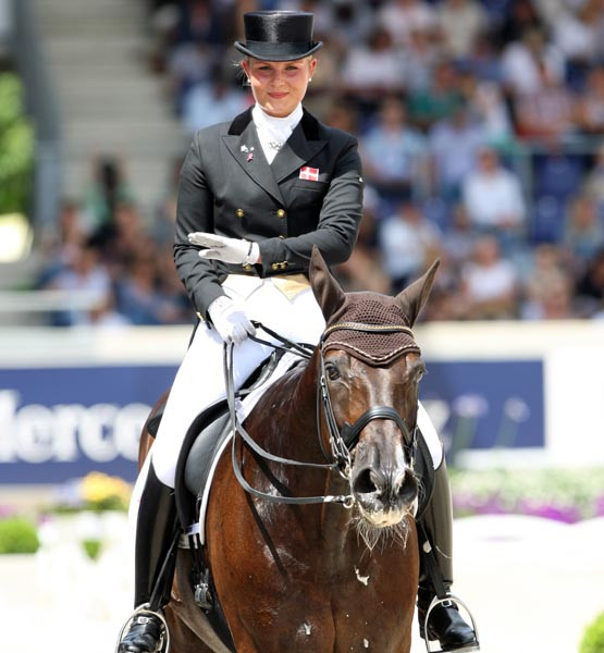 Anna Kasprzak (29 tuổi) cùng với anh trai André Kasprzak và mẹ Hanni Kasprzak là những người sở hữu ECCO, công ty sản xuất giày Đan Mạch với doanh số bán hàng khoảng 1,46 tỷ USD mỗi năm. Ảnh: Stefan Lafrentz/reiterrevue.