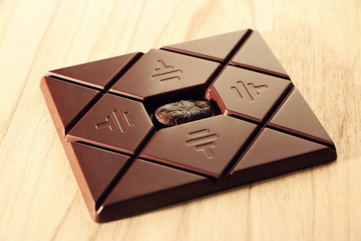 Được bán với giá 260 USD (khoảng 6 triệu đồng), To’ak chocolate do hãng Ecuador To'ak sản xuất trở thành thanh socola nguyên chất đắt nhất thế giới.