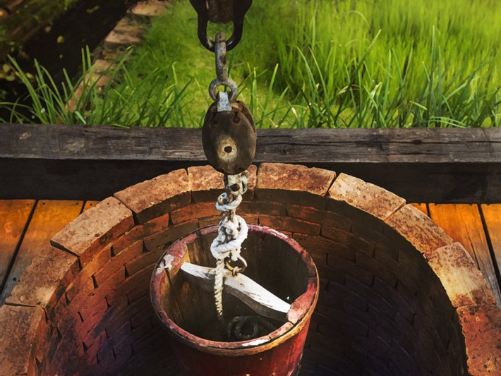 Nước đóng chai được ưa chuộng trong thời gian gần đây là có thể là do mối lo ngại gia tăng về độ tinh khiết của nước máy. Một cuộc thăm dò năm 2017 của Gallup cho thấy 63% người Mỹ lo lắng về ô nhiễm trong nước uống.
