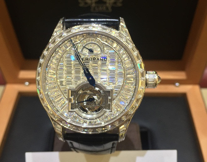 Chopard được biết đến là thương hiệu đồng hồ cao cấp với truyền thống hơn 150 năm tự chế tác.