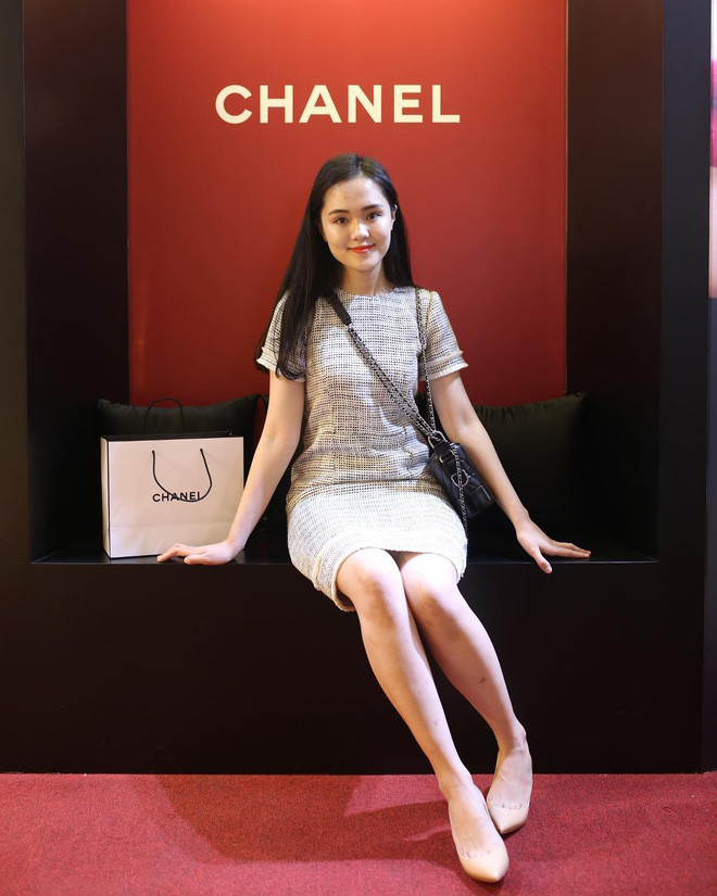 Trước đó nàng WAG cũng nhiều lần chia sẻ niềm đam mê túi xách của mình, thường xuyên check-in với những chiếc túi đến từ các thương hiệu nổi tiếng.