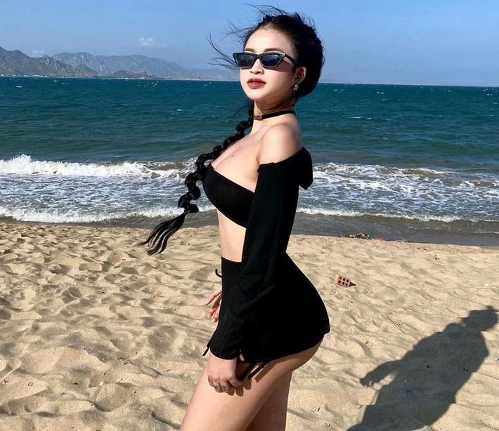 Bên cạnh đó, có một số ý kiến cho rằng, thời trang của nữ sinh Đồng Nai ngày càng bạo dạn và không phù hợp với lứa tuổi.