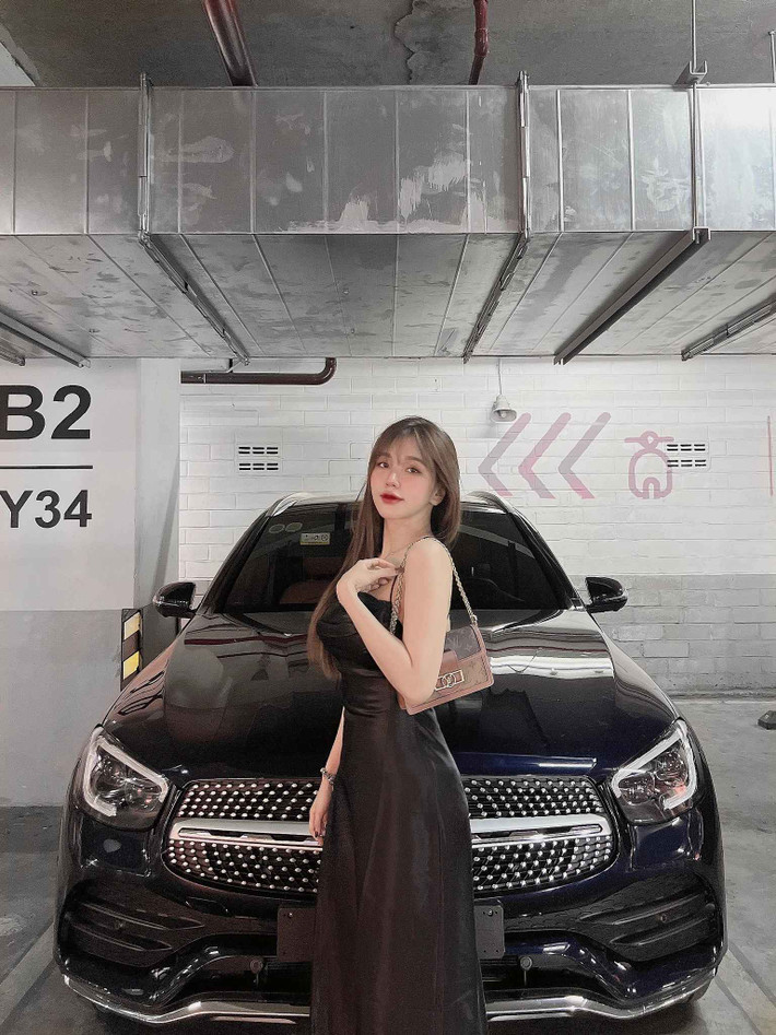 Trước khi được biết đến là bạn gái của tiền vệ Hoàng Đức, Gia Hân vốn đã là một hot face có nhiều người theo dõi.