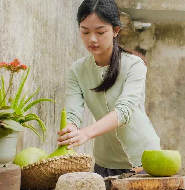 Nói về lý do lựa chọn đi theo ý tưởng này, Lâm Anh (ở Nghệ An) chia sẻ trong những dịp về thăm ông bà, cô đã bị thu hút bởi cuộc sống làng quê yên bình cùng các món ăn quen thuộc.
