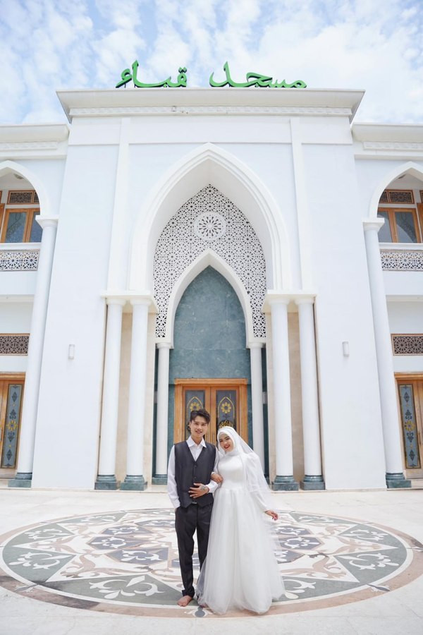 Nhìn Vidhia e ấp bên cạnh đạt Villa, nở nụ cười hạnh phúc, ai cũng cảm thấy mừng thay cho cô bởi sau bao biến cố, vượt qua khoảng cách giữa hai quốc gia, sự bất đồng về văn hóa, ngôn ngữ, cặp đôi đã chuẩn bị chính thức về chung một nhà.