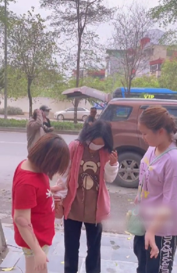 Vừa trở lại Hà Nội, hiện tượng mạng có tên thật Mua Thị Dua đã bắt tay vào việc xây dựng hình tượng cá nhân trên mạng xã hội.