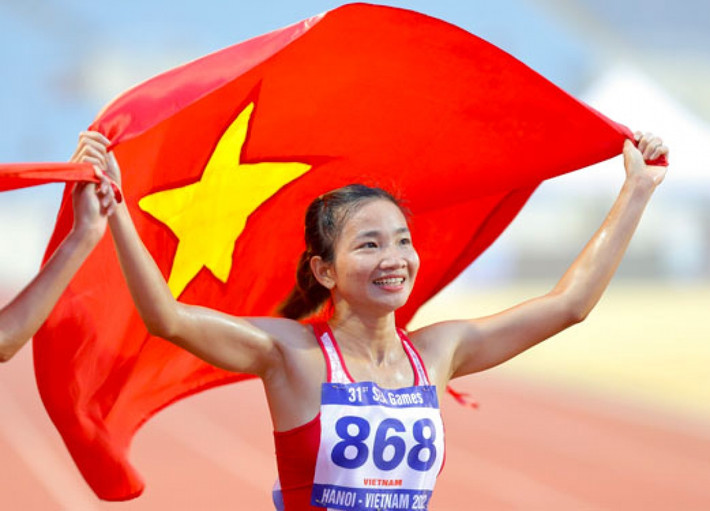 Nguyễn Thị Oanh (Việt Nam) đã giành được ba huy chương vàng SEA Games trên sân nhà lần trước, ở nội dung chạy vượt chướng ngại vật 1500m, 5000m và 3000m.