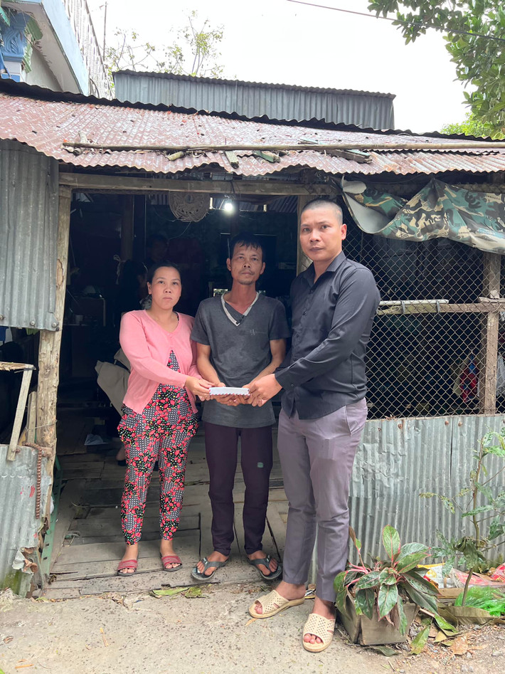 Dù vậy, Lộc Fuho vẫn rất kiên định với quyết định của mình. Ngay cả khi bản thân chẳng dư dả gì nhiều, anh vẫn sẵn sàng tích cóp, mang tiền đi xây, sửa nhà cho các cụ ông cụ bà.