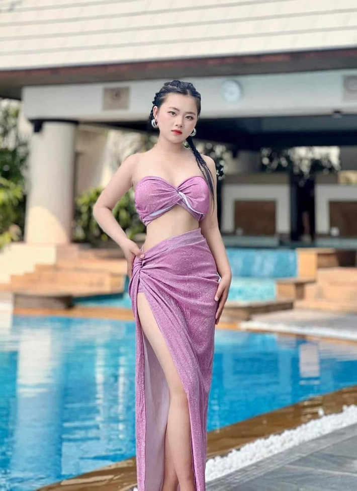Có thể thấy, Phúng Phính đã quá mệt mỏi khi phải đối mặt với hàng loạt bình luận chỉ trích, kém duyên. Tuy nhiên cách đáp trả của em lại tiếp tục làm dư luận dậy sóng.