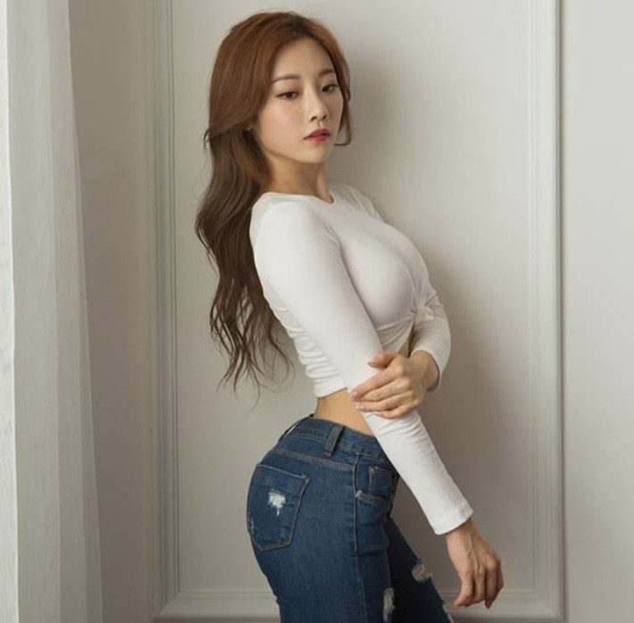 "Hot girl phòng gym" 33 tuổi này cũng rất chú trọng đến chế độ ăn uống ít tinh bột, tăng cường chất xơ và đạm.