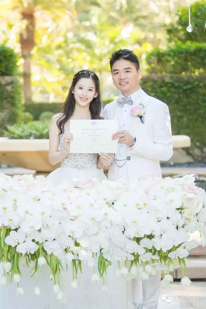 Dưới phần bình luận bài đăng, rất nhiều người đã vào gửi lời chúc đến nàng hot girl mạng xã hội năm nào.