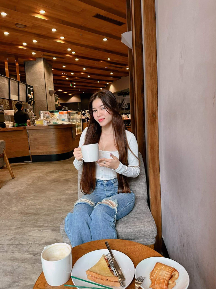 Yến Xuân vốn được biết đến là hot girl sở hữu gương mặt xinh xắn.