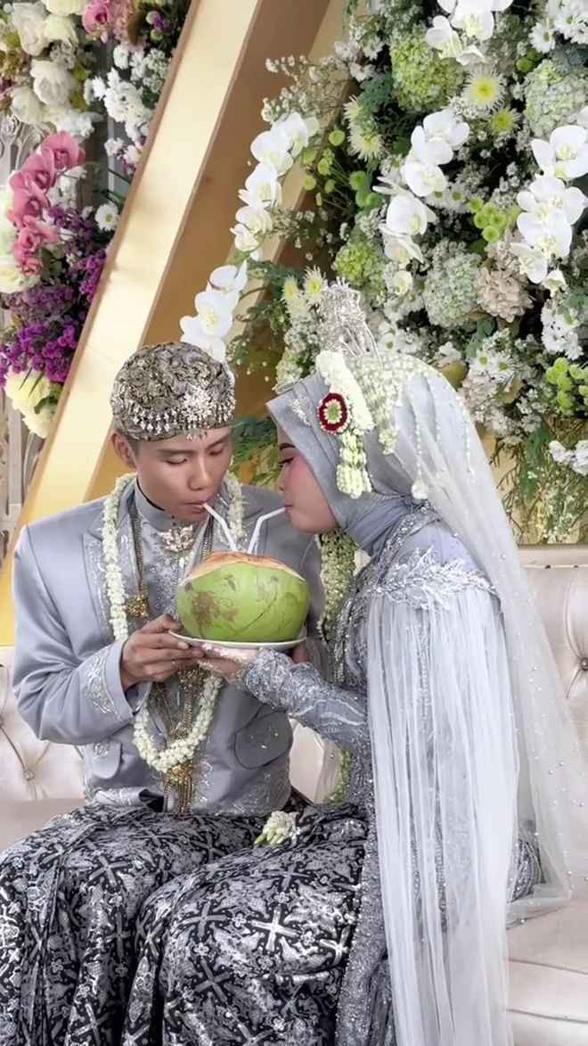 Đạt Villa và Vidhia đang có hơn 8 triệu người theo dõi trên mạng xã hội.
