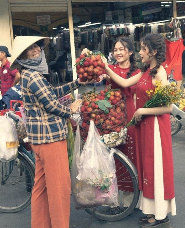 Hầu hết những khu vực này đều không hề tốn nhiều chi phí như chụp tại studio, vì vậy mọi người có thể thoải mái tạo dáng, chụp hình.