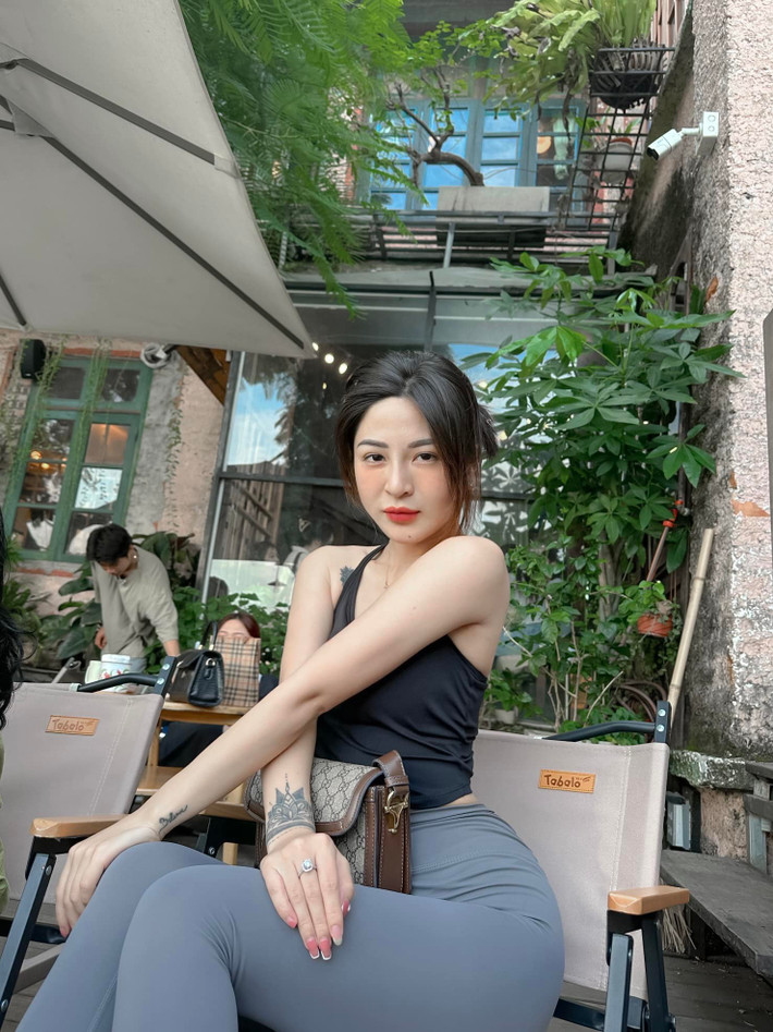Chăm chỉ luyện tập võ thuật từ năm 15 tuổi với những môn thể thao "hạng nặng" như kickboxing hay vovinam, Trần Thị Hậu từng mang về nhiều thành tích cho võ thuật TP. Móng Cái.