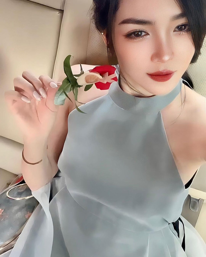 Thường xuyên tương tác với bạn bè, người hâm mộ trên trang cá nhân, Thanh Quỳnh không ngại chia sẻ những hình ảnh cuộc sống đời thường của một cô nàng độc thân tuổi 30.