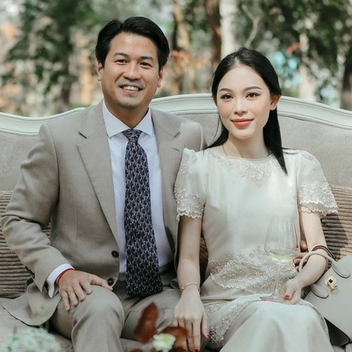 Không kém cạnh chồng, Linh Rin cũng cực kỳ nổi tiếng khi là hotgirl xinh đẹp sinh năm 1993. Cô từng tham dự nhiều cuộc thi lớn nhỏ như Miss Teen 2010, Miss Cuxi 2010 hay đảm nhận các vai trò làm MC, diễn viên.