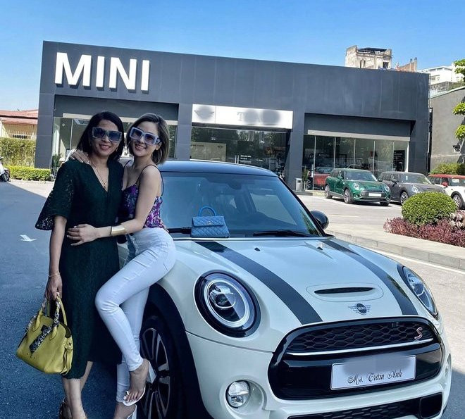 Dù băn khoăn không biết đăng caption gì nhưng Trâm Anh vẫn thu hút nhiều bình luận.