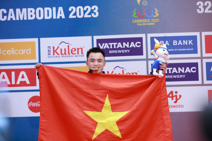 Khi được hỏi về thời gian và phương pháp luyện tập, VĐV Nông Văn Hữu từng chia sẻ với Báo Lạng Sơn: "Hằng ngày, buổi sáng em đến trường học văn hoá, buổi chiều em dành hết thời gian cho tập võ. Các bài tập chủ yếu của em là bộ nam thiên về sức mạnh như: nam đao, nam côn là một trong những bài bắt buộc quy định tại các giải đấu; các bài tự chọn Hữu tham dự nội dung các giải như: nam quyền, nam đao và nam côn...".