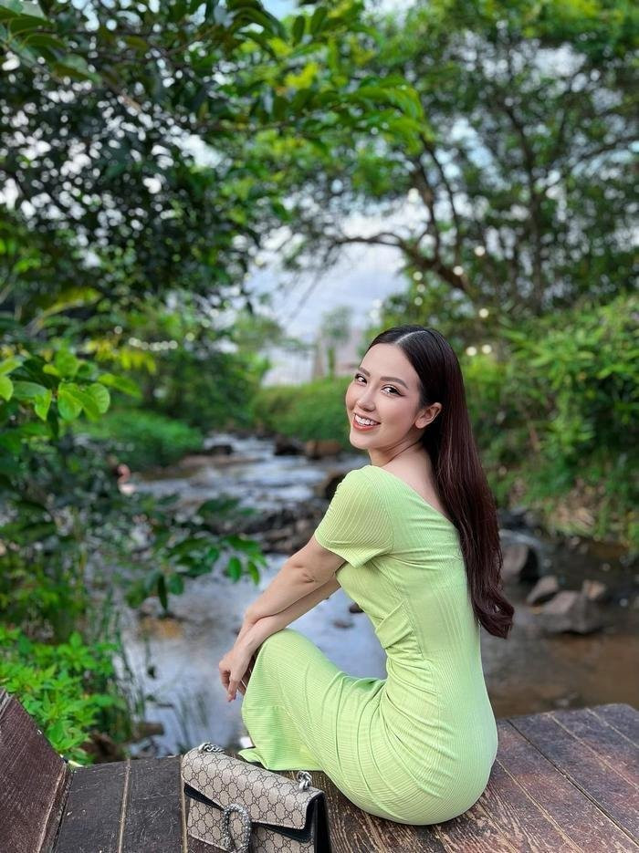 “Trai đểu chính hiệu luôn. Không biết người khác thế nào nhưng bạn này làm tôi sợ thật sự", MC Thu Hà nói trong clip.