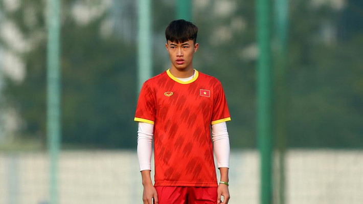 Nguyễn Văn Trường cũng được đảm bảo vị trí đá chính nhờ phong độ ổn định và khả năng linh hoạt vị trí