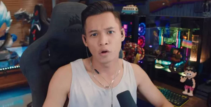 Nam streamer còn cẩn thận chụp hình lại lời xác nhận cho phép từ đội ngũ admin.