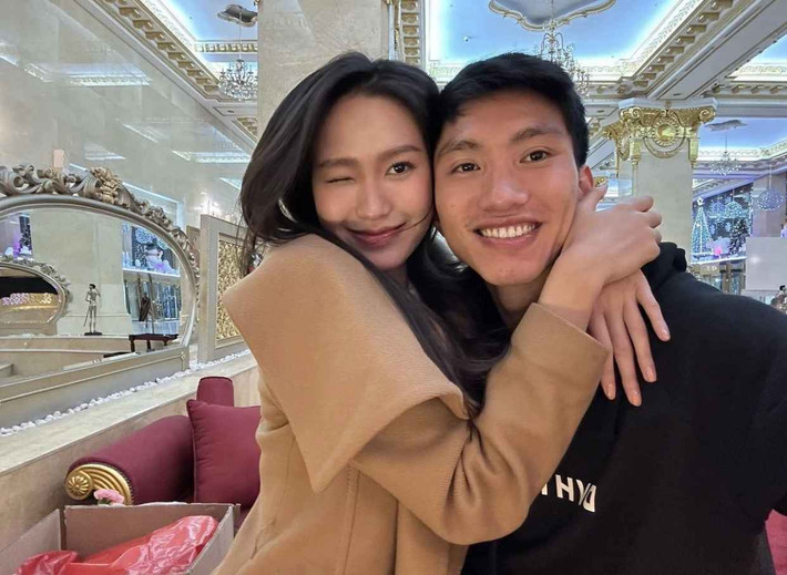 Mặc dù hay trêu chọc nhau nhưng cả Đoàn Văn Hậu và Doãn Hải My đều dành cho đối phương những lời cực yêu thương.