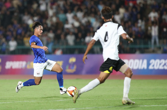 Với chiến thắng 4-0 trước Đông Timor, U22 Campuchia tạm thời vượt qua U22 Indonesia để nắm ngôi đầu bảng A môn bóng đá nam SEA Games 32.