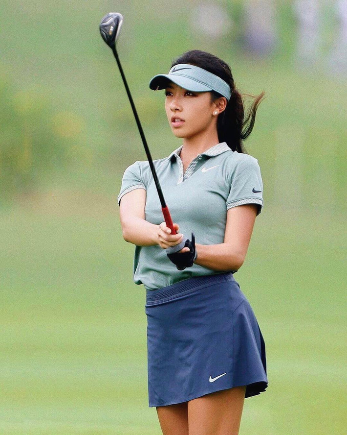Ngoài thời gian thi đấu và tập luyện, Lily thường đi du lịch, dành thời gian bên người yêu và chia sẻ hình ảnh lộng lẫy trên trang cá nhân (Ảnh: IGNV).