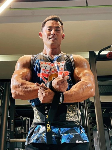 Theo dõi trang cá nhân của Lee Won, thật sự không quá khó để tìm ra những tấm hình khoe thân hình cuốn hút.