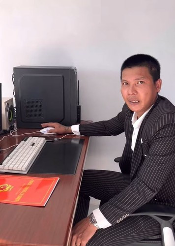 Hiện những thông tin đăng tuyển người làm của anh chàng vẫn đang thu hút sự quan tâm lớn của dư luận.