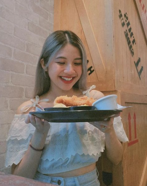 Với ngoại hình xinh xắn, nổi bật, "hot girl ống nghiệm" Lan Thy đã trở thành cái tên được nhiều người biết đến sau khi tham gia Đường lên đỉnh Olympia.
