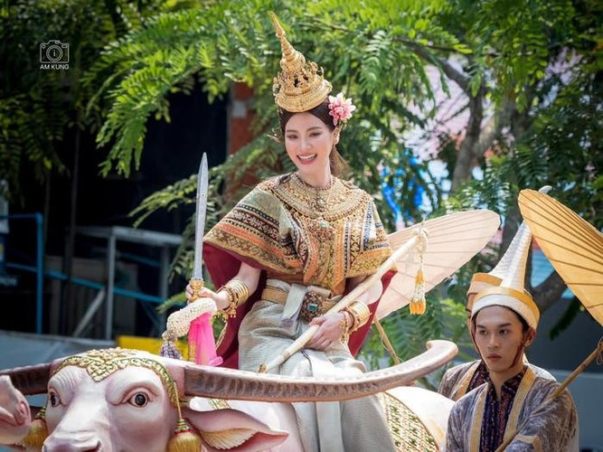 Cận cảnh nhan sắc đẹp không tì vết qua cam thường của nữ diễn viên đình đám